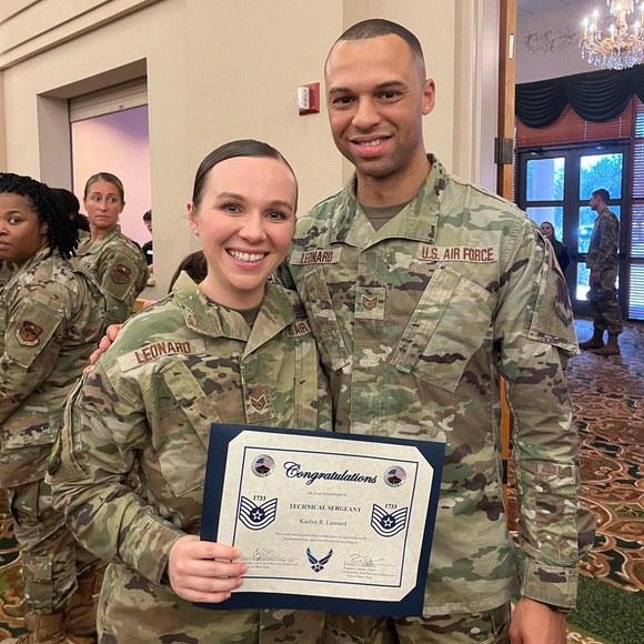 NOW LIVE!!! SHARING YOURS AND MINE, COME POSH WITH ME!! - Picture 4 of 6